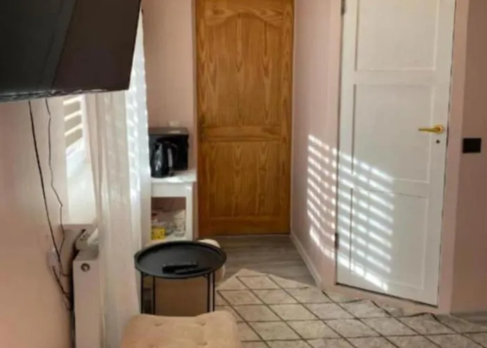 Nuoma Centre Homestay *